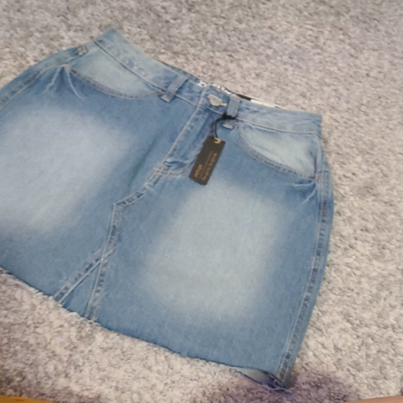 Skirts - Picture 3 of 3